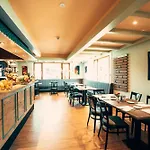 & Restaurant Hubertus Hotell *